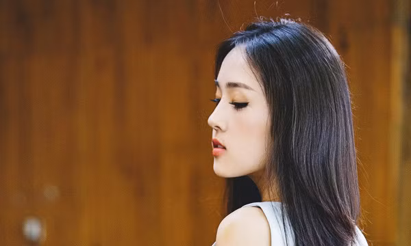 "Thiên biến vạn hoá" cả tuần với những chiếc váy liền thắt nơ