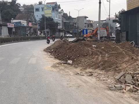 Mất ATGT trong thi công cải tạo đường Vũ Văn Hiếu (TP Hạ Long)