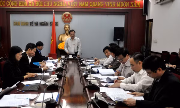Thẩm tra các báo cáo, tờ trình thuộc lĩnh vực kinh tế - ngân sách trình tại kỳ họp lần thứ 3, HĐND tỉnh khoá XIII