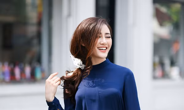 Giúp nàng công sở lựa chọn và kết hợp trang phục chiều lòng thời tiết sáng ấm - tối lạnh