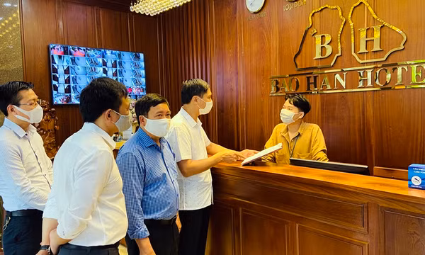 Thực hiện nghiêm công tác phòng, chống dịch tại các cơ sở kinh doanh dịch vụ, du lịch