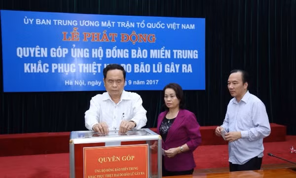 Mặt trận Tổ quốc Việt Nam phát động quyên góp ủng hộ đồng bào miền Trung khắc phục thiệt hại do bão lũ