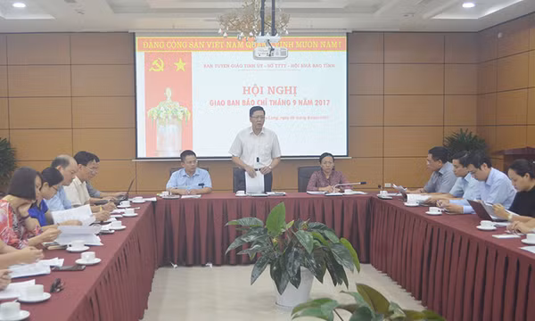 Hội nghị giao ban báo chí tháng 9 năm 2017