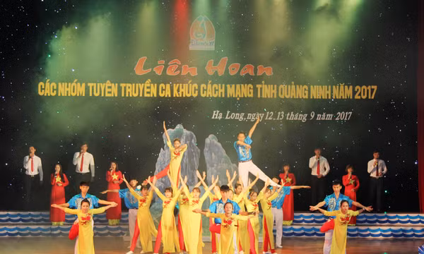 Liên hoan các nhóm tuyên truyền ca khúc cách mạng tỉnh Quảng Ninh năm 2017