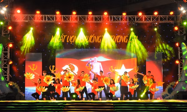 Chương trình văn nghệ chào mừng Đại hội Đại biểu Đoàn TNCS Hồ Chí Minh tỉnh lần thứ XI
