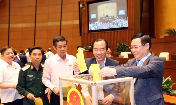 Cuộc "sát hạch" trách nhiệm của đại biểu với nhân dân