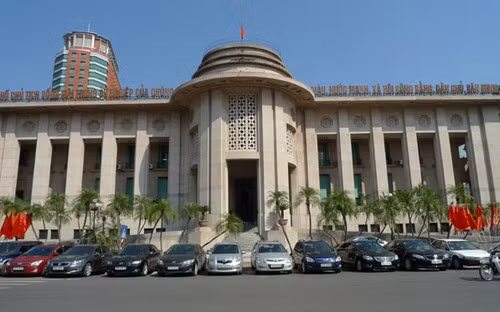 Hướng đi mới trong xử lý ngân hàng yếu kém