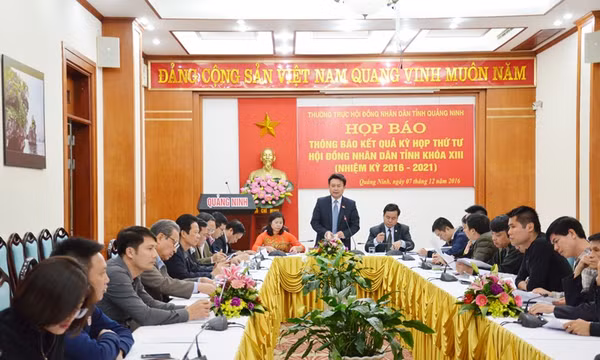 Họp báo thông báo kết quả kỳ họp thứ 4, HĐND tỉnh khóa XIII
