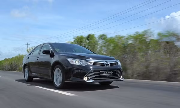 Mẫu xe Camry mới 2016 chốt giá bán từ 1-1,3 tỷ đồng tại Việt Nam