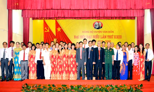 Đại hội đại biểu Đảng bộ huyện Vân Đồn lần thứ XXIII thành công tốt đẹp