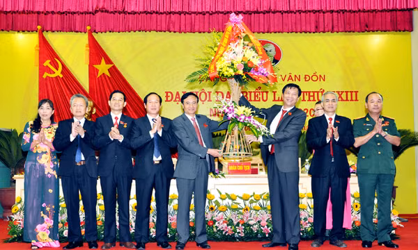 Đại hội đại biểu Đảng bộ huyện Vân Đồn lần thứ XXIII: Kiểm điểm kết quả thực hiện nhiệm vụ nhiệm kỳ 2010-2015