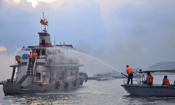 BQL Vịnh Hạ Long diễn tập phòng cháy chữa cháy và cứu hộ cứu nạn