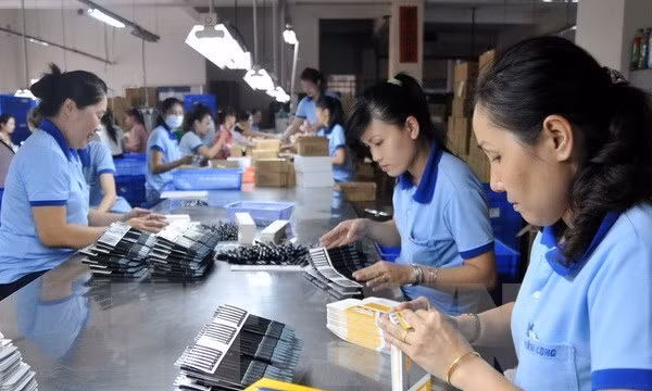 Giữ nguyên thời gian nghỉ cho con bú của lao động nữ