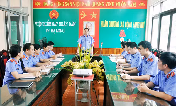 Đảng bộ Viện KSND tỉnh: Phòng, chống "tự diễn biến", "tự chuyển hoá"