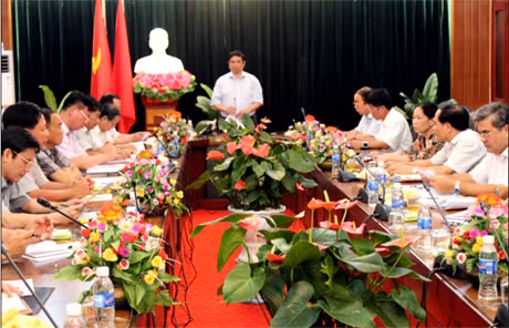 Bí thư Tỉnh ủy Phạm Minh Chính chỉ đạo giải quyết các vấn đề liên quan đến chợ Trung tâm Hải Hà