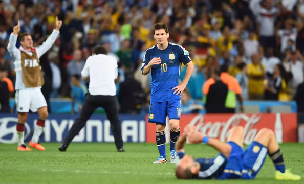Thất bại, Messi đổ lỗi cho hàng công