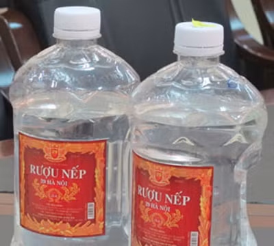 Người dân Hạ Long lo lắng trước các vụ ngộ độc rượu gây chết người