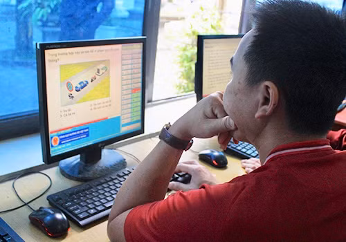 Ý kiến trái chiều về '100 câu hỏi điểm liệt' sát hạch giấy phép lái xe