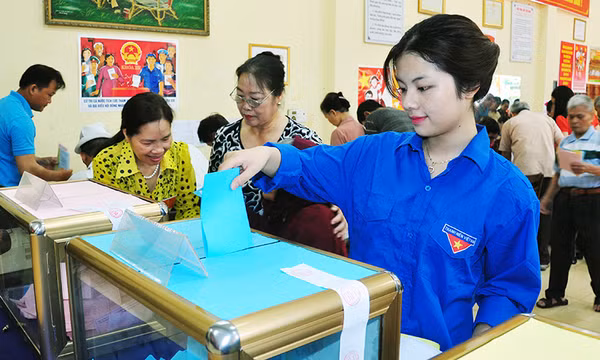 Tuổi trẻ với ngày hội non sông