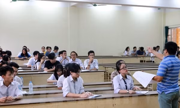 Thực hư về ý kiến trích sai thơ Lưu Quang Vũ và nghi vấn lộ đề Văn