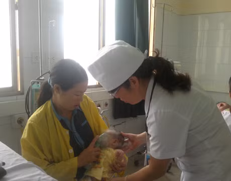 Phòng bệnh hô hấp ở trẻ em khi giao mùa