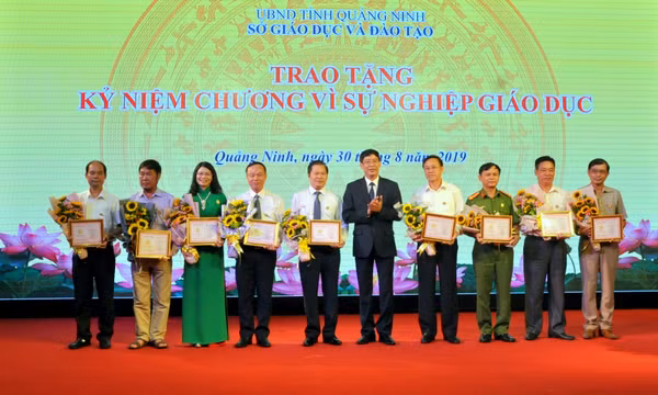 50 năm ngành Giáo dục thực hiện Di chúc của Chủ tịch Hồ Chí Minh