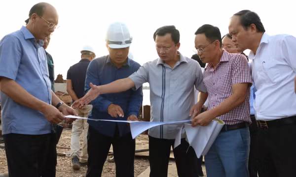 Lãnh đạo tỉnh kiểm tra tiến độ GPMB và đầu tư xây dựng một số dự án trọng điểm tại TX Quảng Yên