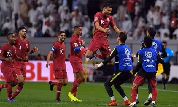 Thắng chủ nhà UAE 4-0, Qatar vào chung kết