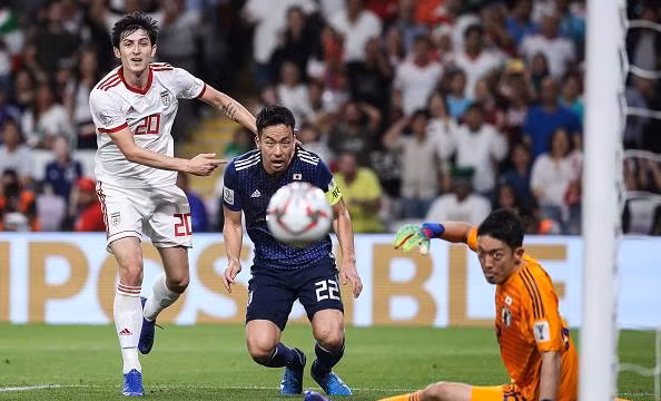 Nhật Bản đè bẹp Iran, vào chung kết Asian Cup