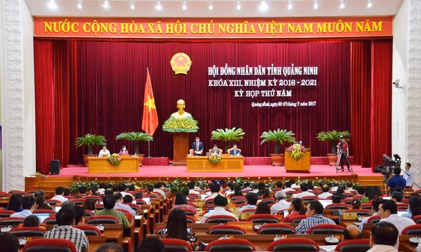 Kỳ họp thứ 5, HĐND tỉnh khóa XIII: Đại biểu thảo luận tại Hội trường