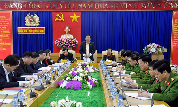 Thường trực Tỉnh ủy làm việc với Công an tỉnh về triển khai nhiệm vụ năm 2017