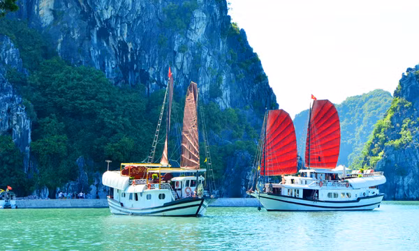 Những "khách sạn nổi" trên Vịnh Hạ Long