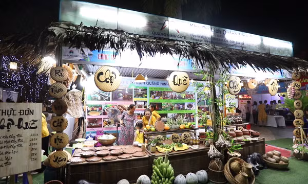 Trao gần 50 giấy chứng nhận tại Liên hoan ẩm thực Quảng Ninh năm 2020