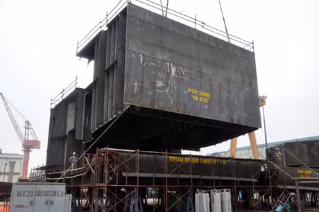 Công ty Đóng tàu Hạ Long: Đặt ky đóng mới tàu dịch vụ dầu khí