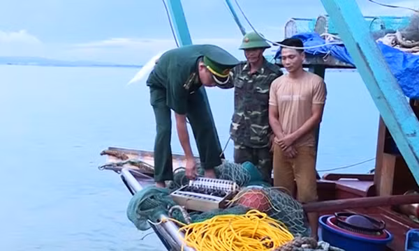 Dừng khai thác thủy sản trong vùng lõi Vịnh Hạ Long là việc làm cấp thiết