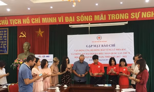Phát động nhắn tin ủng hộ đồng bào bị thiệt hại do mưa lũ