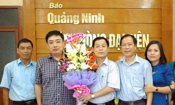 Lãnh đạo TP Móng Cái chúc mừng các cơ quan báo chí trên địa bàn
