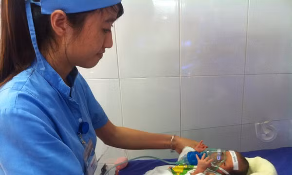 Các nhà hảo tâm tiếp tục ủng hộ bệnh nhân Bùi Hải Linh