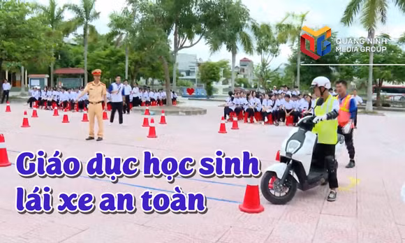 Giáo dục học sinh lái xe an toàn