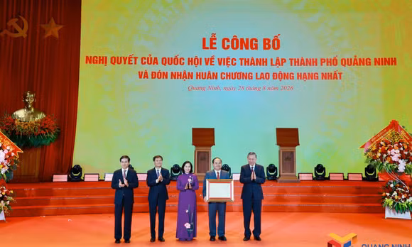 Lễ công bố Nghị quyết của Quốc hội về thành lập thành phố Quảng Ninh và đón nhận Huân chương Lao động hạng Nhất