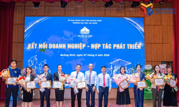 nhiều sinh viên được nhận quyết định tuyển dụng ngay khi vừa ra trường.