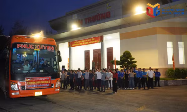 22 chuyến xe đưa gần 1.000 lao động Than Khe Chàm về quê nghỉ lễ 2/9