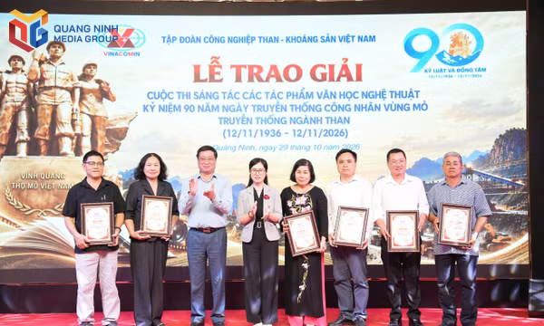 Phó Tổng Giám đốc TKV Trần Hải Bình: "Các tác phẩm đã tái hiện sinh động đời sống, con người và không gian Vùng mỏ"