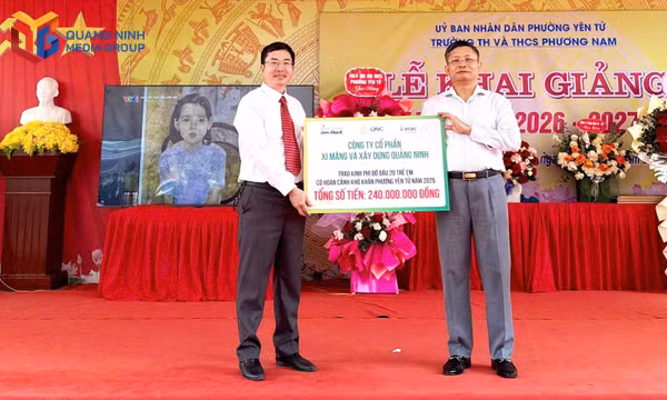 Giải ngân kinh phí đỡ đầu 20 trẻ em