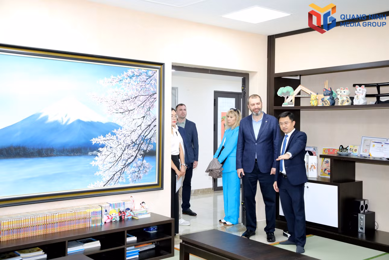 bqn_tr_3010-tham-dh-ha-long.jpg