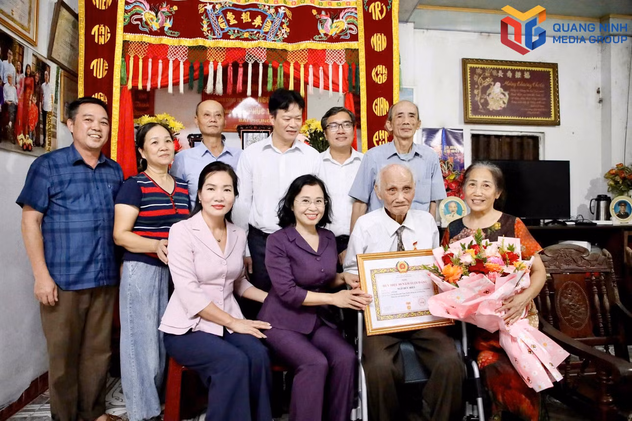 bqn_tr_chup-cung-gia-dinh.jpg