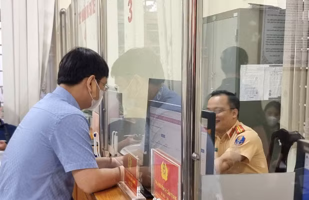 Bộ Công an đề xuất về vai trò của công an xã trong tiếp nhận hồ sơ đổi bằng lái. Ảnh: H.Lam