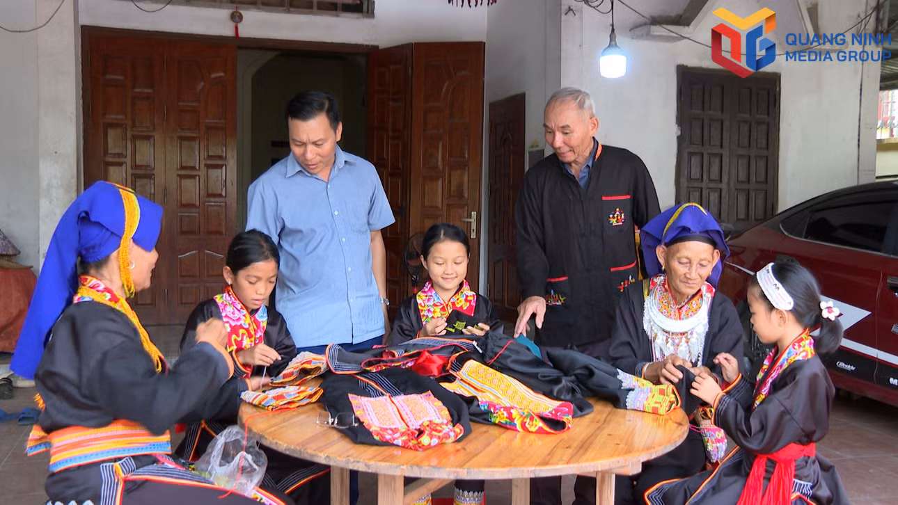 bqn_tr_pt-nhung-nguoi-giu-nhip-song-o-thon00-18-22-13still009.jpg