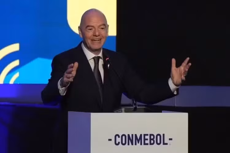2502780-chu-tich-lien-doan-bong-da-the-gioi-fifa-gianni-infantino-anh-ap.jpg