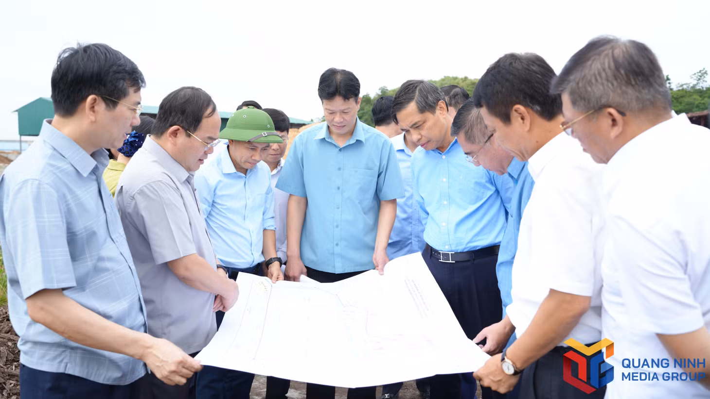 bqn_br_anh-8-dong-chi-quan-minh-cuong-uy-vien-trung-uong-dang-bi-thu-thanh-uy-quang-ninh-khao-sat-thuc-te-cong-tac-gpmb-quoc-lo-4b-1.jpg